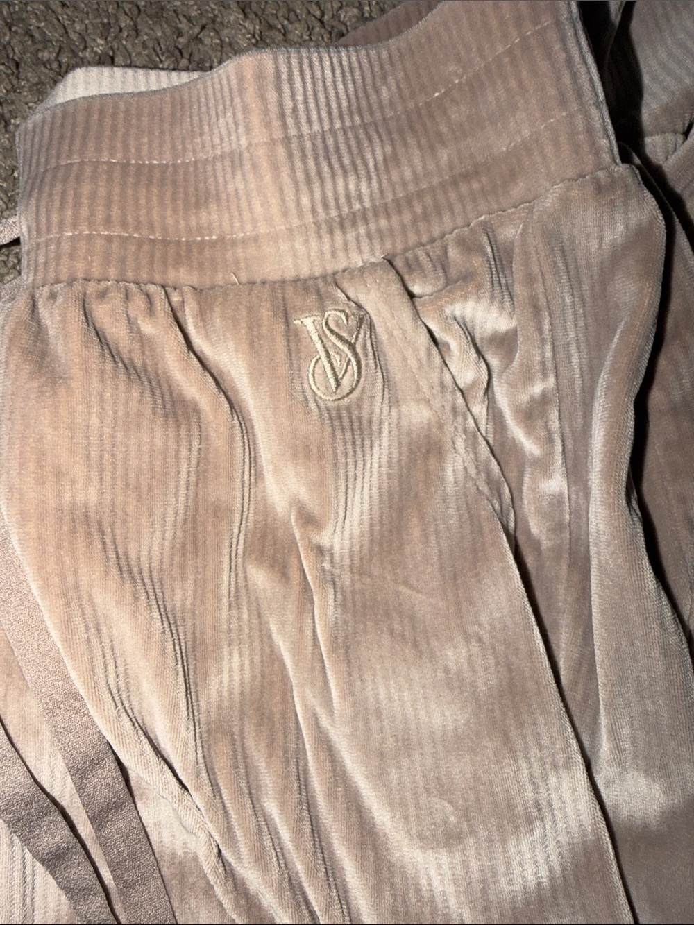 Victoria secret’s Velour Hooded Lounge Set - Dusty Mauve - Picture 4 of 9
